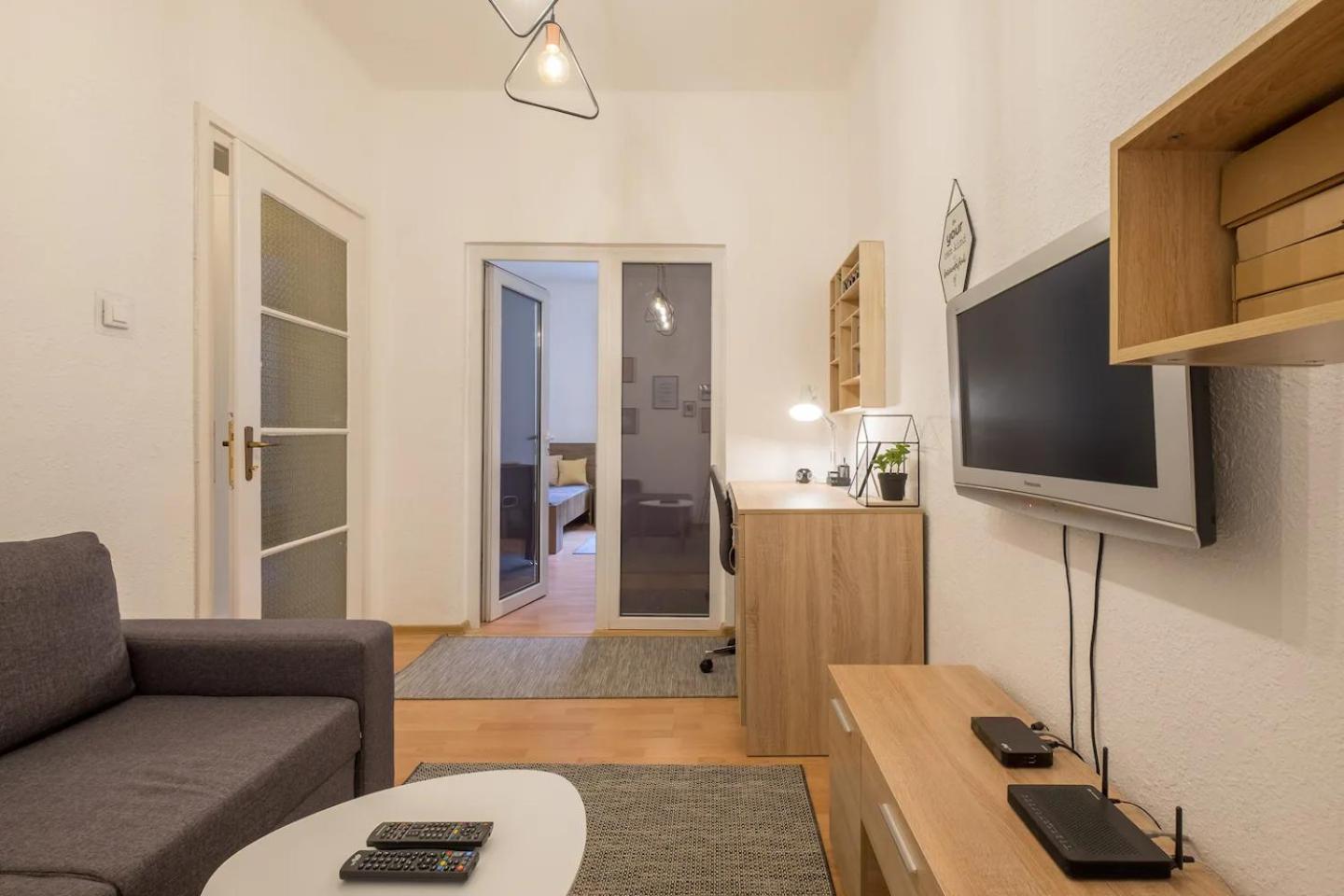 Stay And Play - Foosball And Comfort Sofia Exterior photo