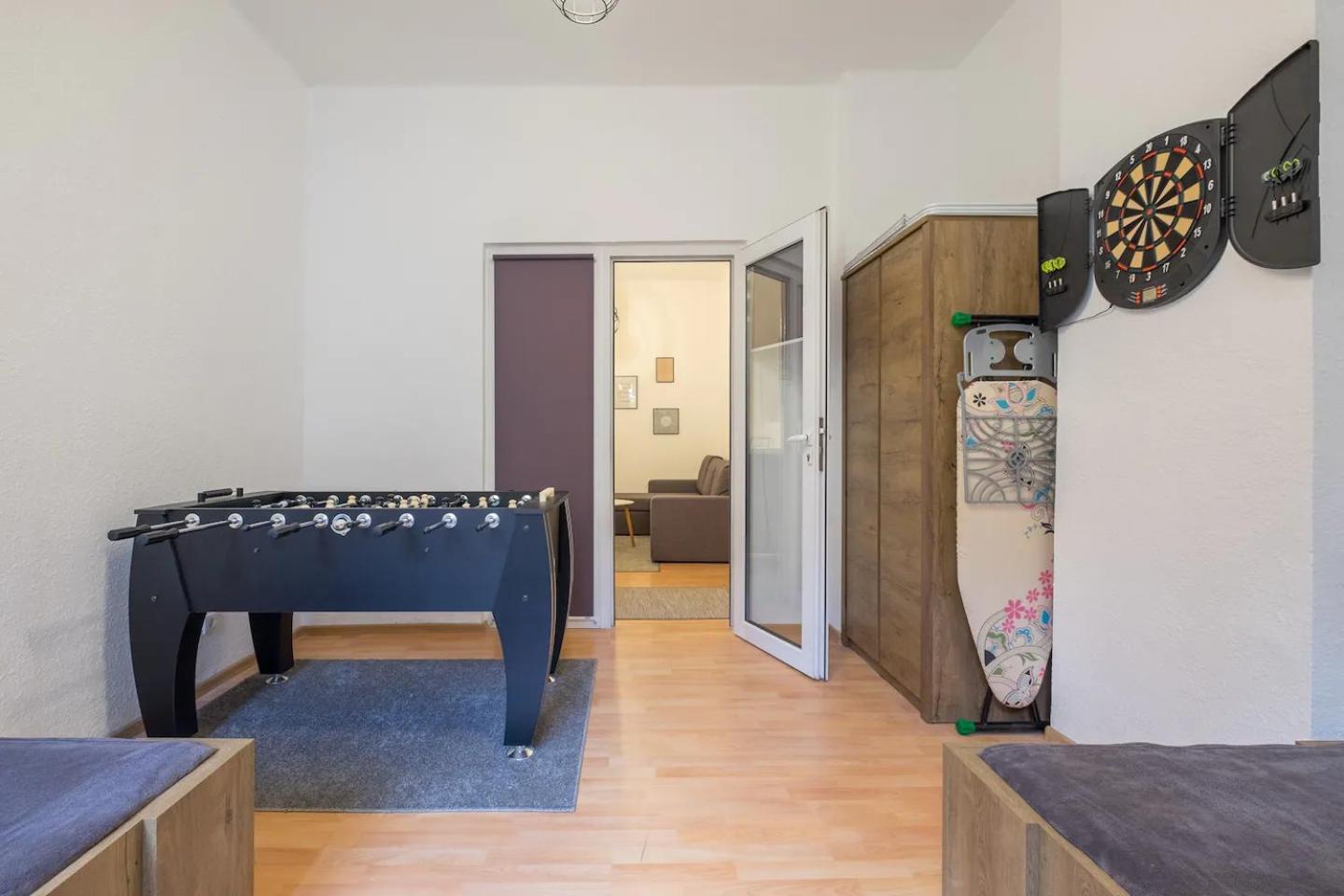 Stay And Play - Foosball And Comfort Sofia Exterior photo